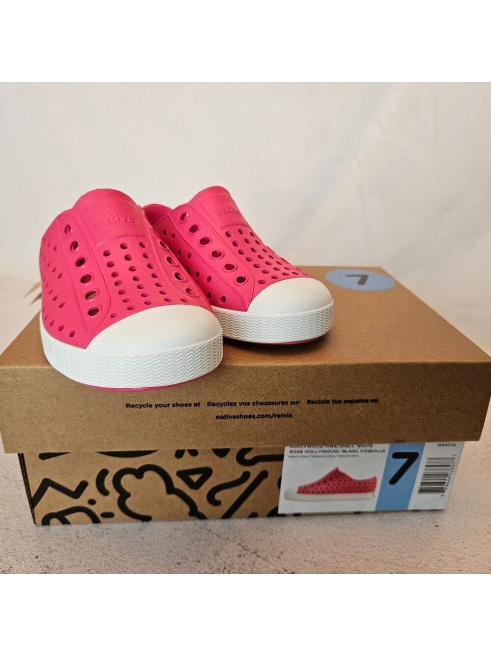 Native Jefferson Kids Pink Slip-On Shoes, New in Box, Children's Size 7